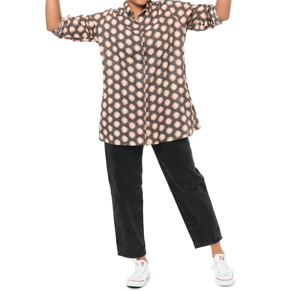 NEW TULIP CLOTHING logan button down top in apricot gypsy